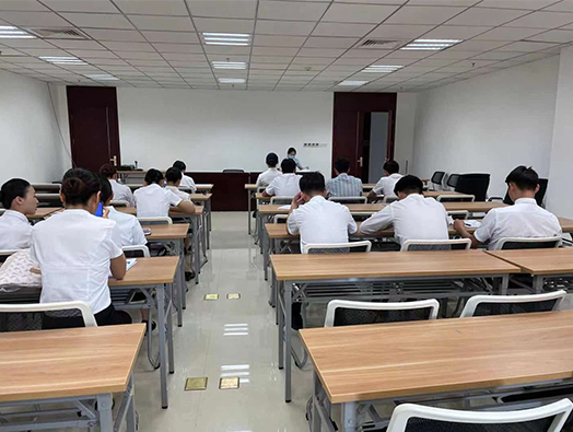 祝贺我校14名学生顺利通过新郑机场贵宾厅岗位面试